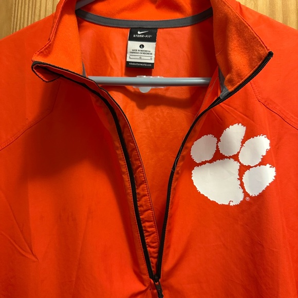 Men’s Clemson University Orange Nike 1/4 Zip Windbreaker Pullover - Picture 7 of 9